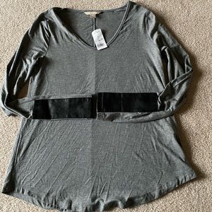 Banana Republic top in a medium.